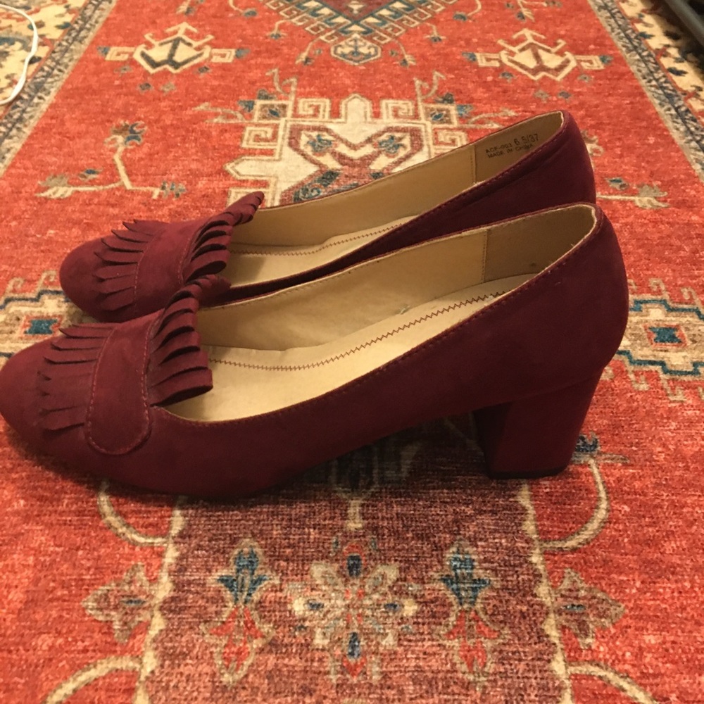 Chinese Laundry Pumps